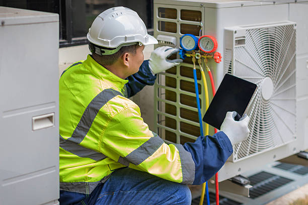 Professional Hvac technician working in Springtown, TX